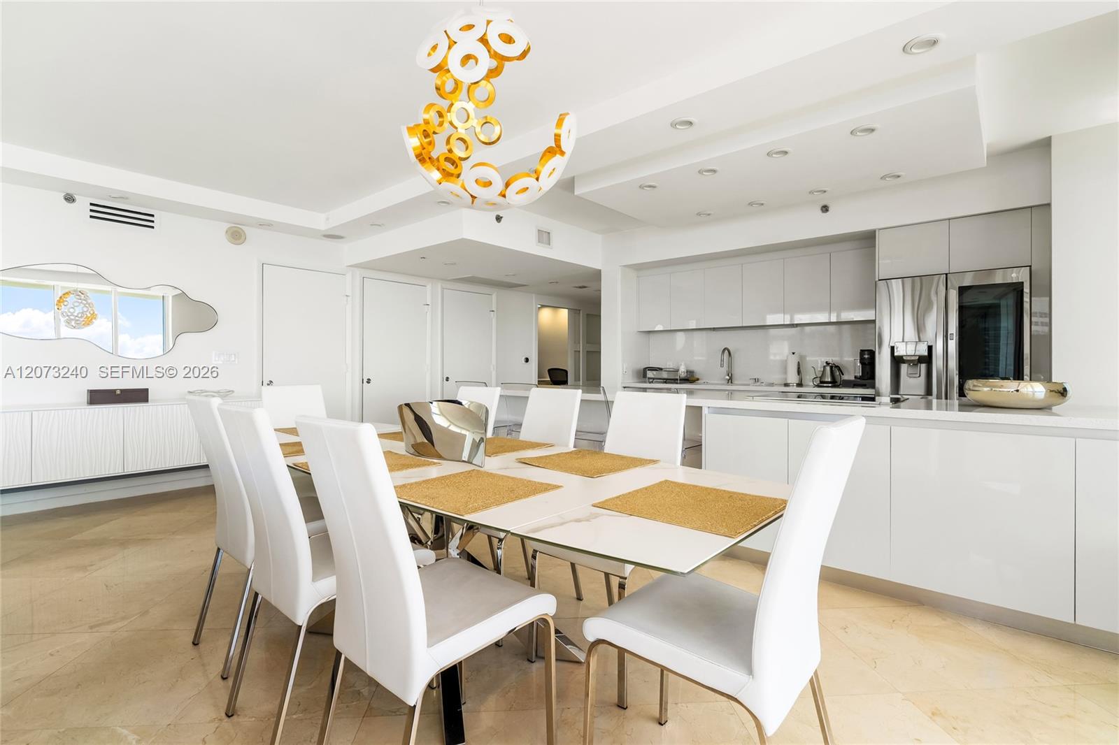1702 2 / 3 2065 sq. ft. $ 2026-08-18 0 foto