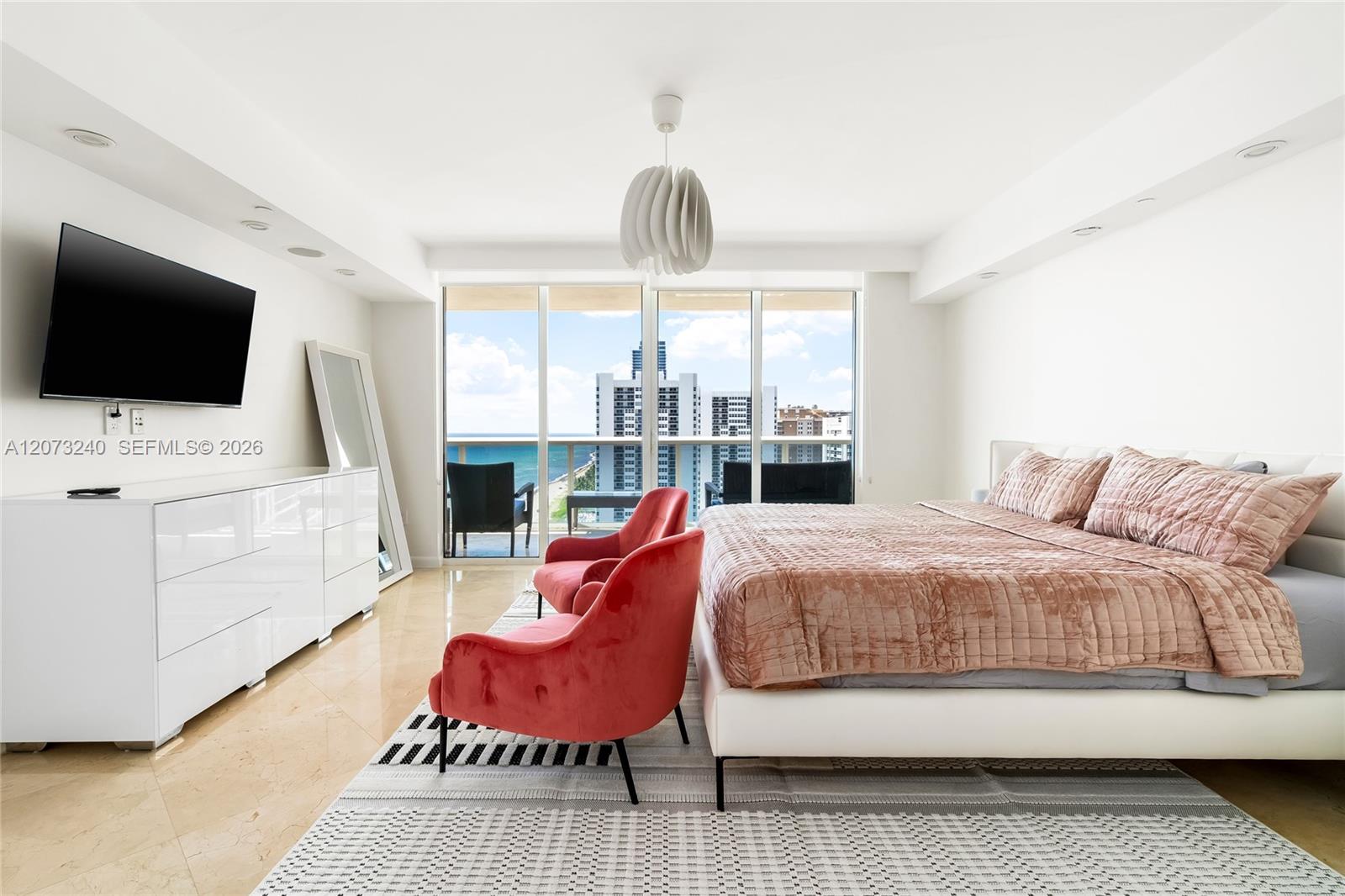 1702 2 / 3 2065 sq. ft. $ 2026-08-18 0 foto