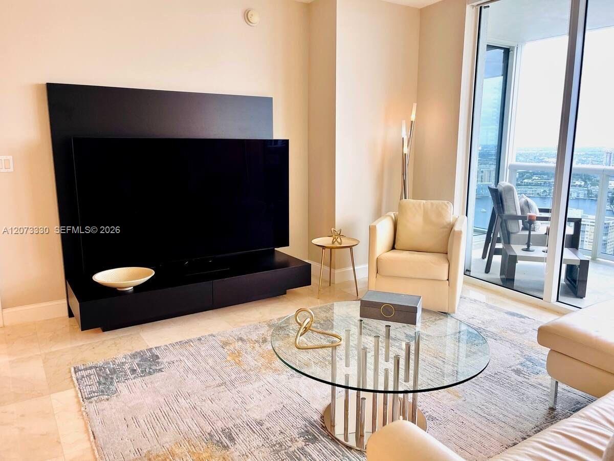 3508 3 / 3 1571 sq. ft. $ 2026-08-18 0 Photo