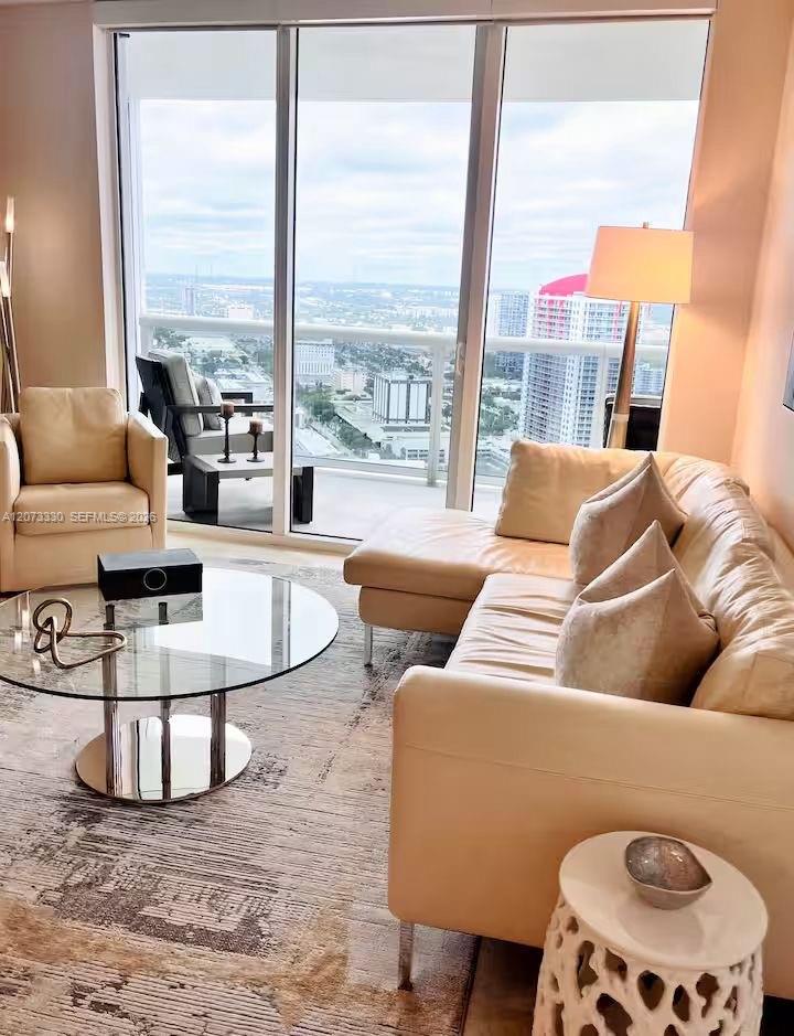 3508 3 / 3 1571 sq. ft. $ 2026-08-18 0 Photo