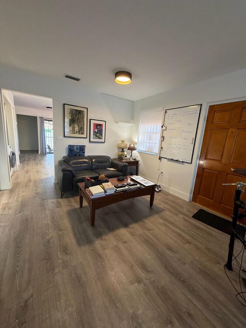 See details / 0 1424 sq. ft. $ 2026-08-19 0 Photo