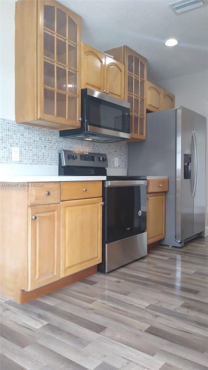 7111 3 / 2 1540 sq. ft. $ 2026-08-18 0 foto