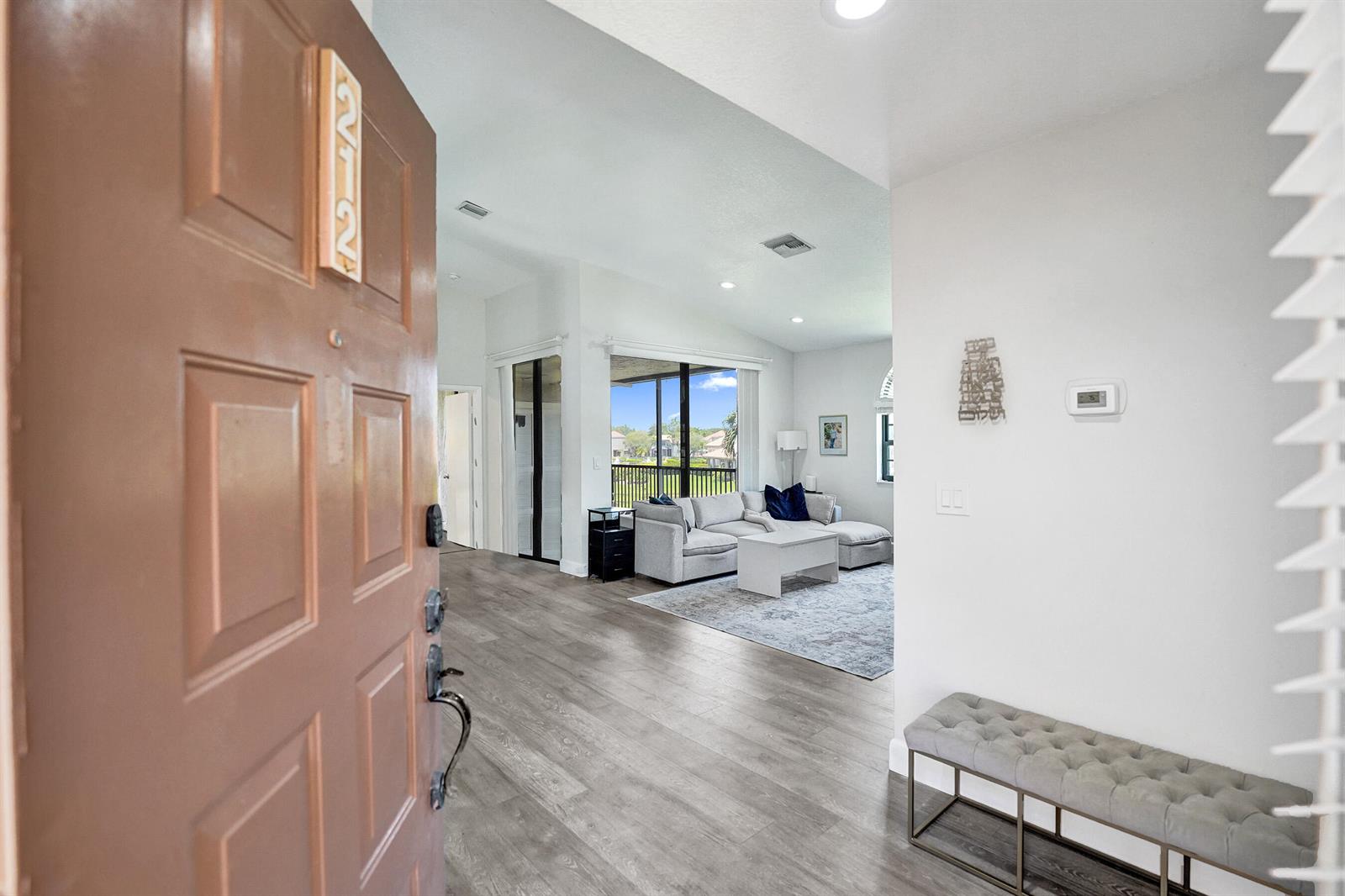 212 3 / 2 1150 sq. ft. $ 2026-08-19 0 Photo