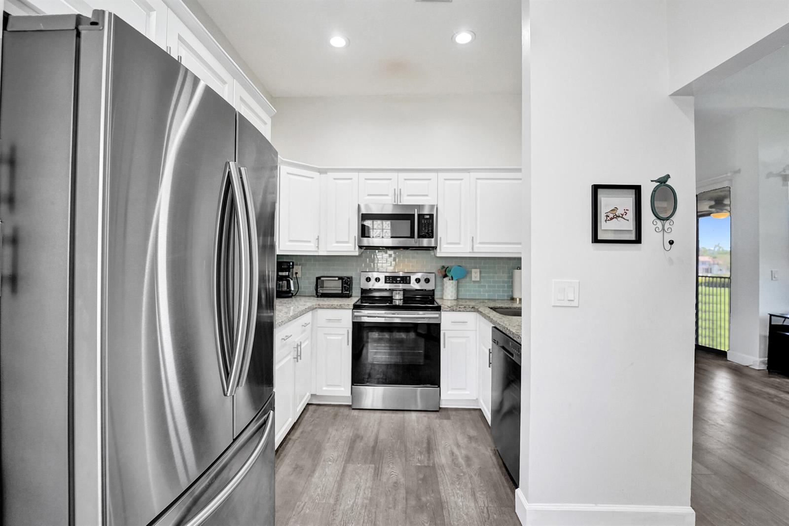 212 3 / 2 1150 sq. ft. $ 2026-08-19 0 Photo