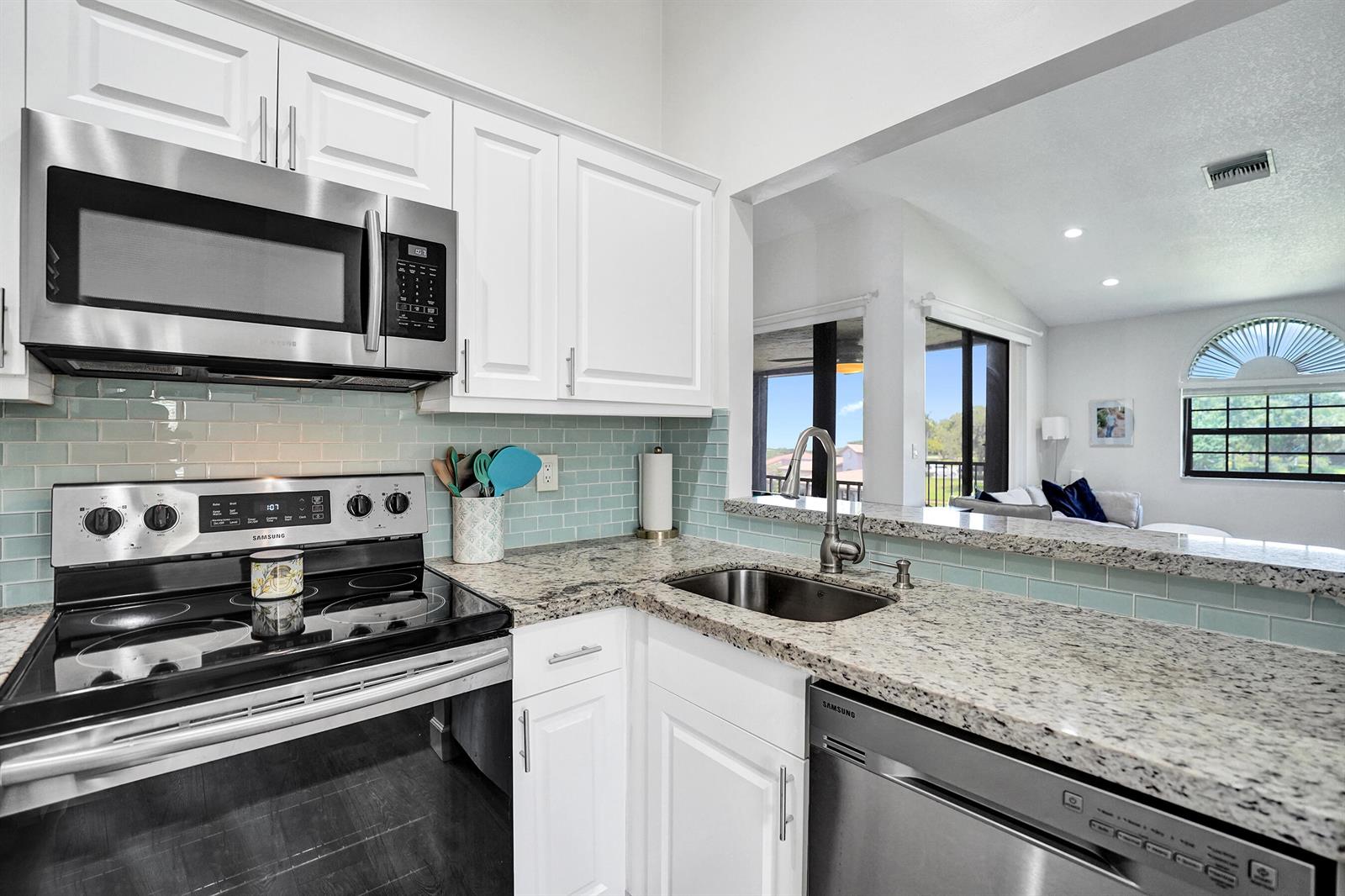212 3 / 2 1150 sq. ft. $ 2026-08-19 0 Photo