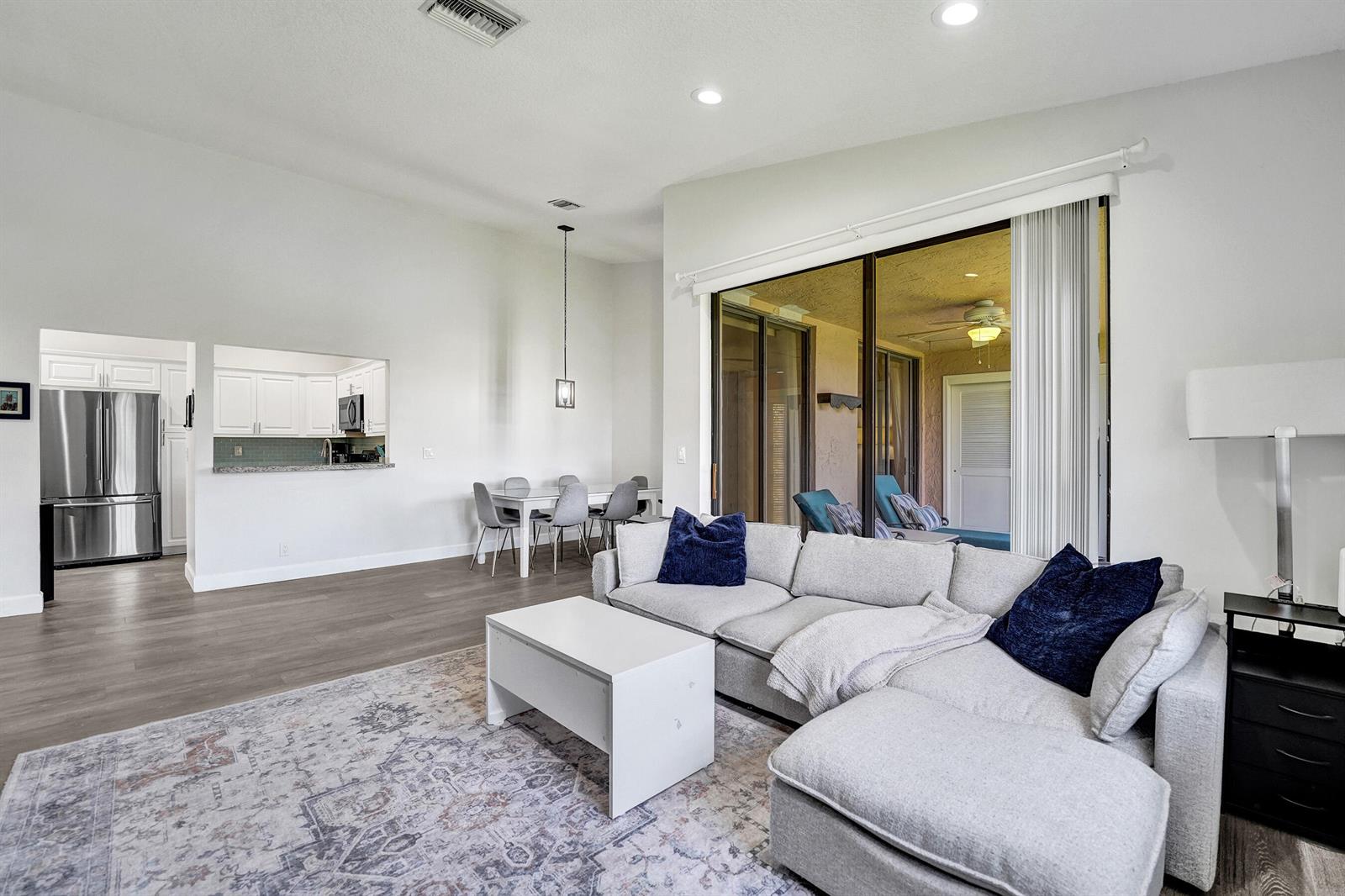 212 3 / 2 1150 sq. ft. $ 2026-08-19 0 Photo