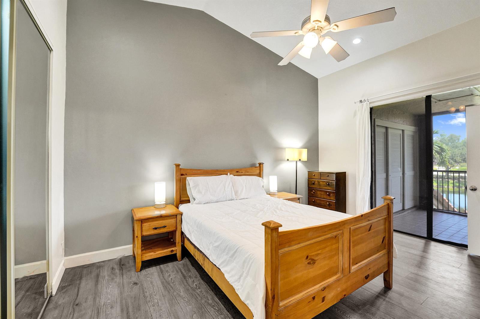 212 3 / 2 1150 sq. ft. $ 2026-08-19 0 Photo