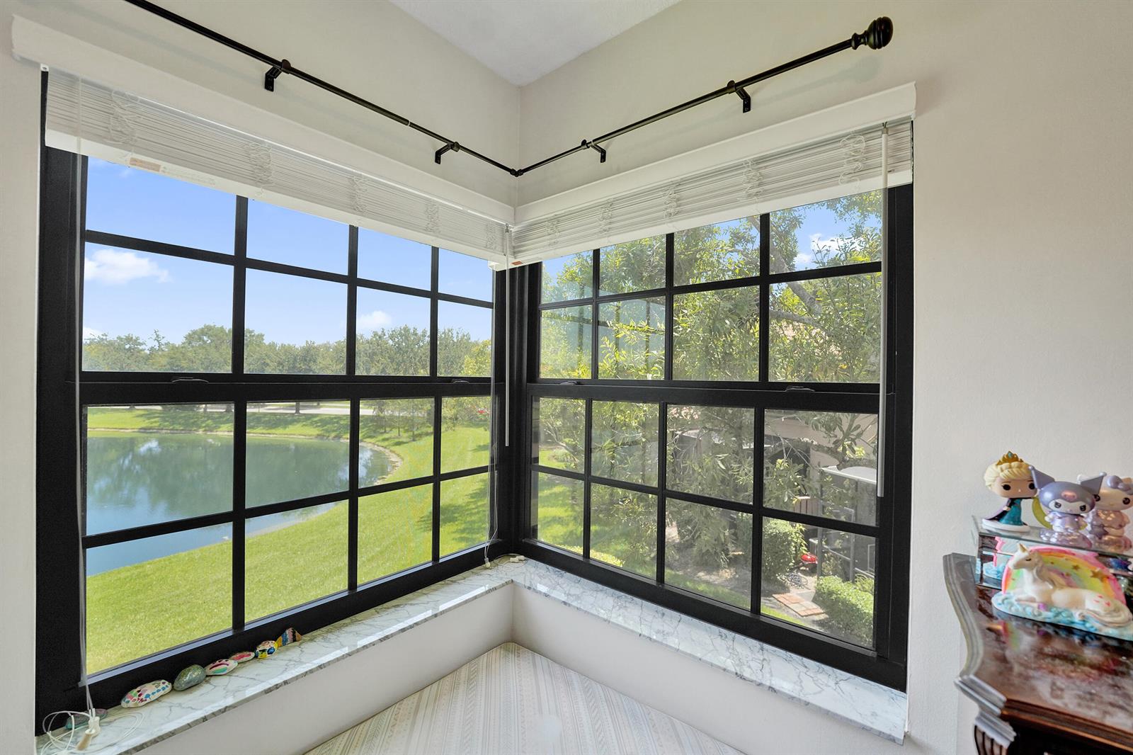 212 3 / 2 1150 sq. ft. $ 2026-08-19 0 Photo