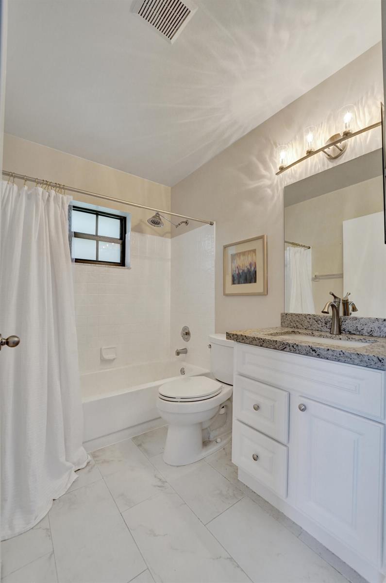 212 3 / 2 1150 sq. ft. $ 2026-08-19 0 Photo