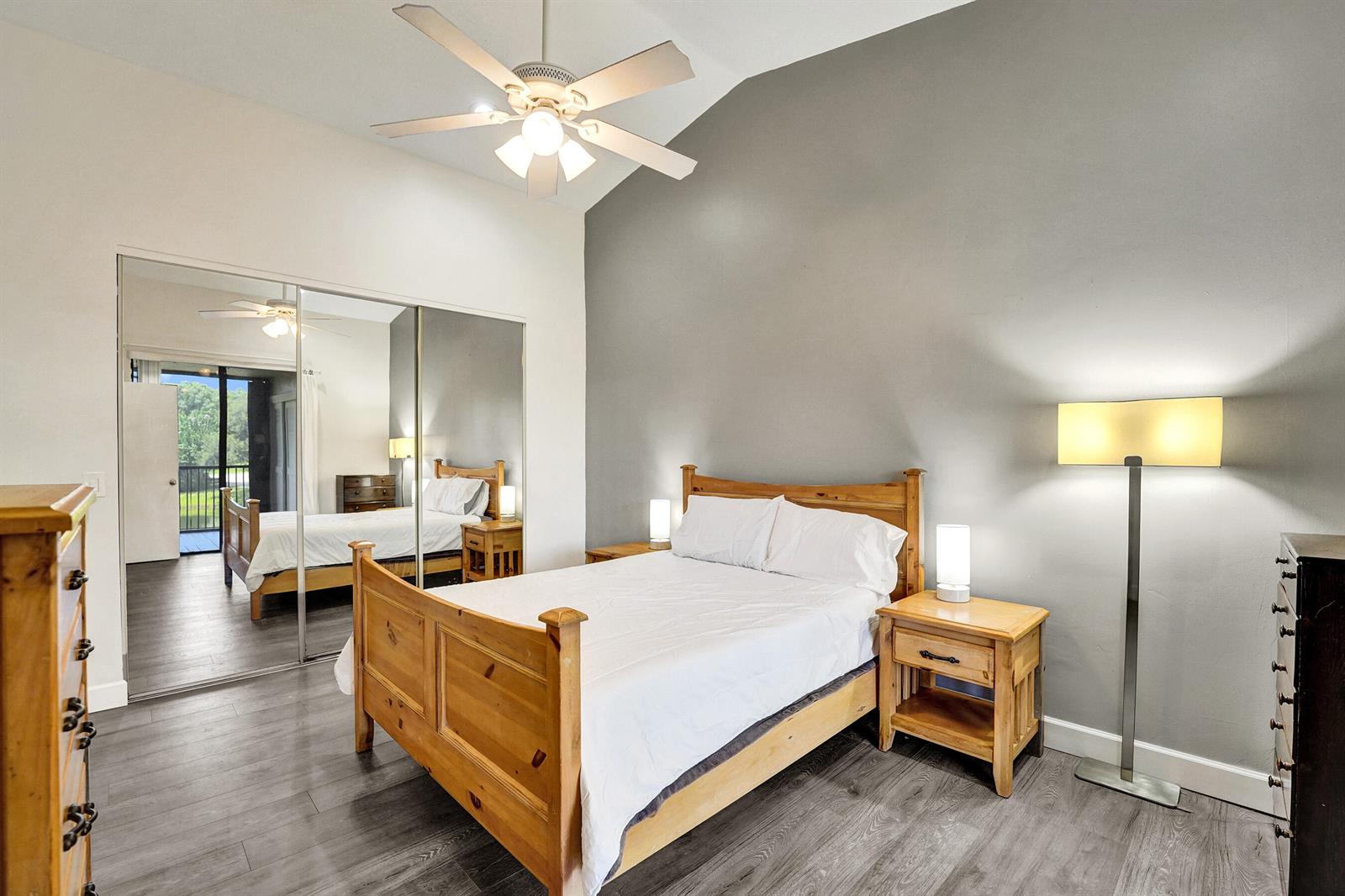 212 3 / 2 1150 sq. ft. $ 2026-08-19 0 Photo