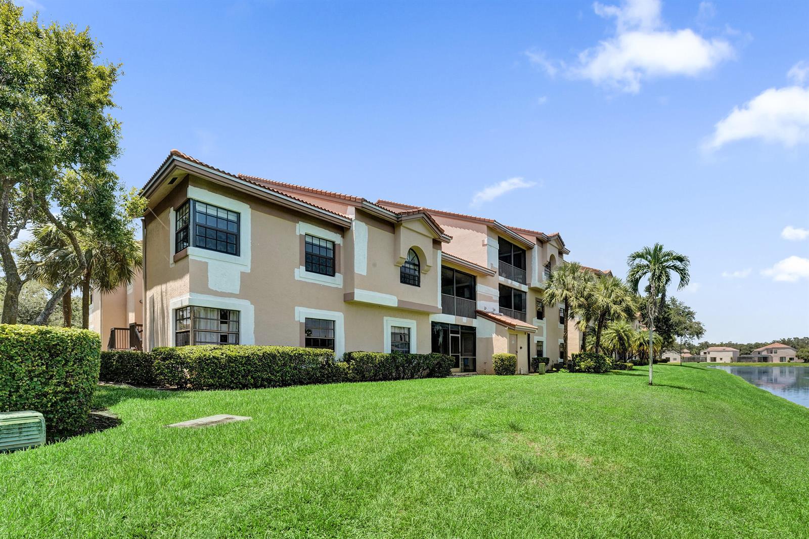 212 3 / 2 1150 sq. ft. $ 2026-08-19 0 Photo