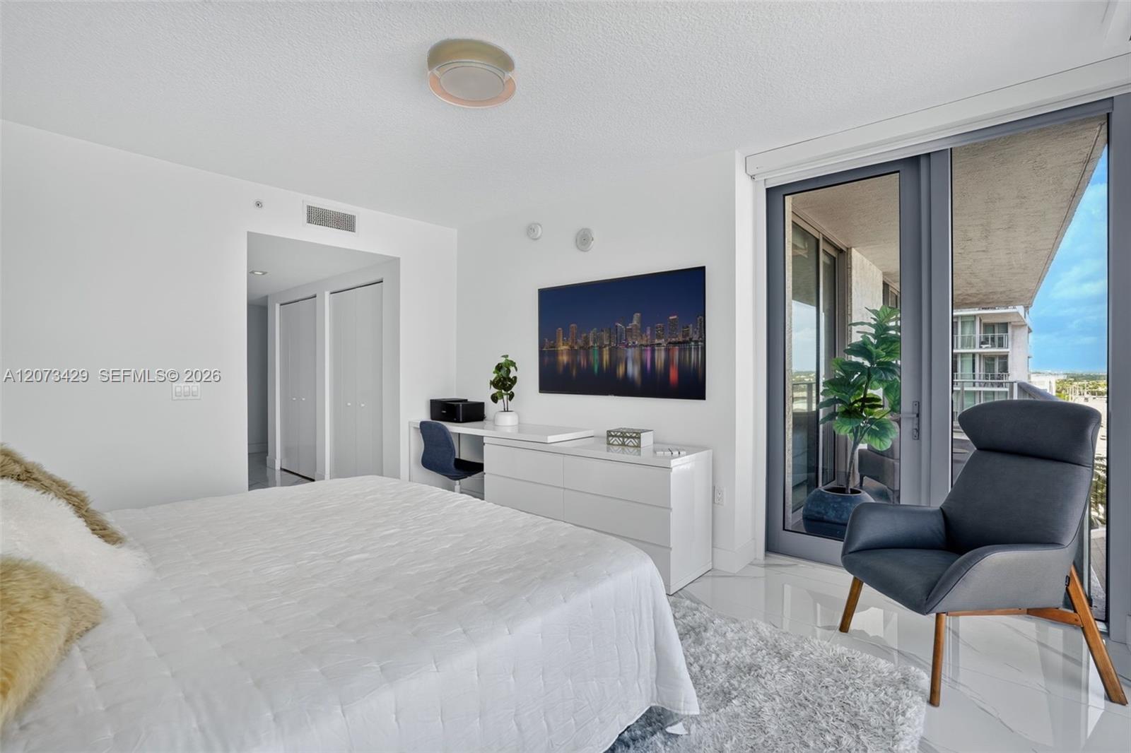 4-1007 3 / 4 1892 sq. ft. $ 2026-08-18 0 Photo
