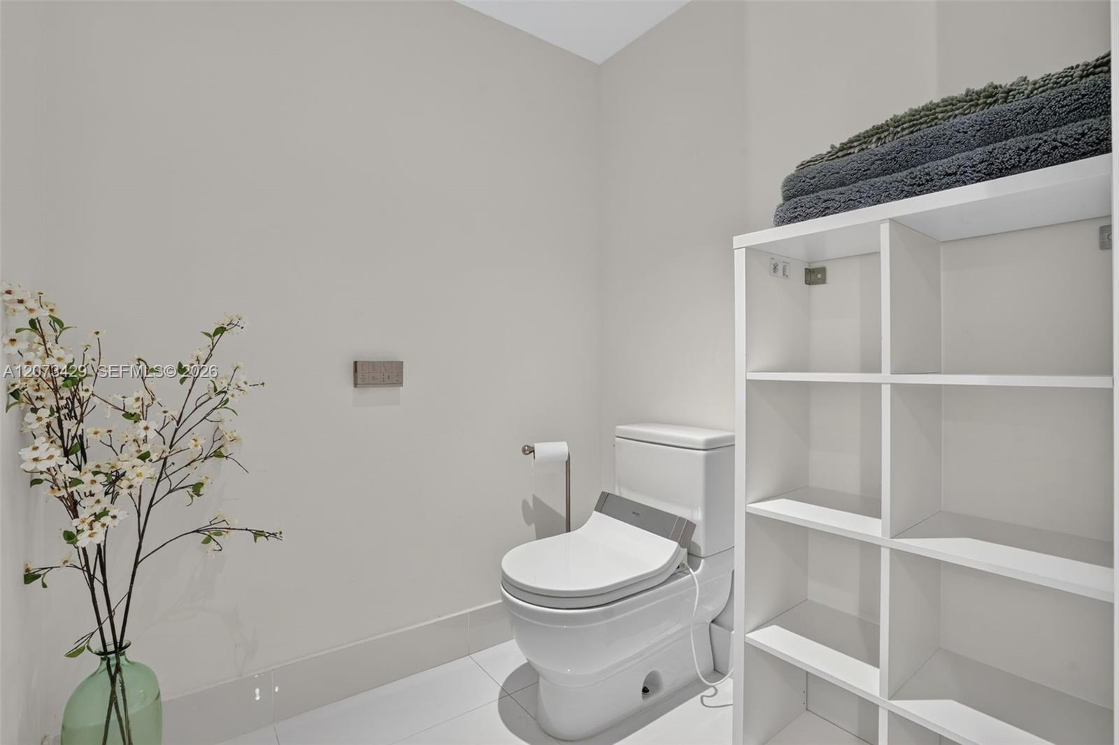 4-1007 3 / 4 1892 sq. ft. $ 2026-08-18 0 Photo
