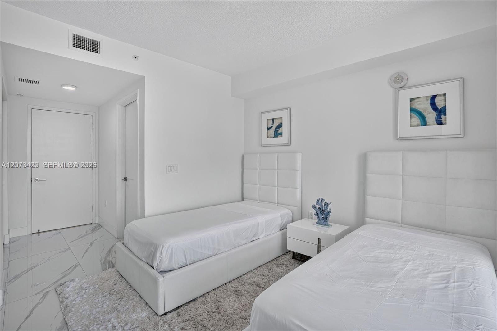 4-1007 3 / 4 1892 sq. ft. $ 2026-08-18 0 Photo
