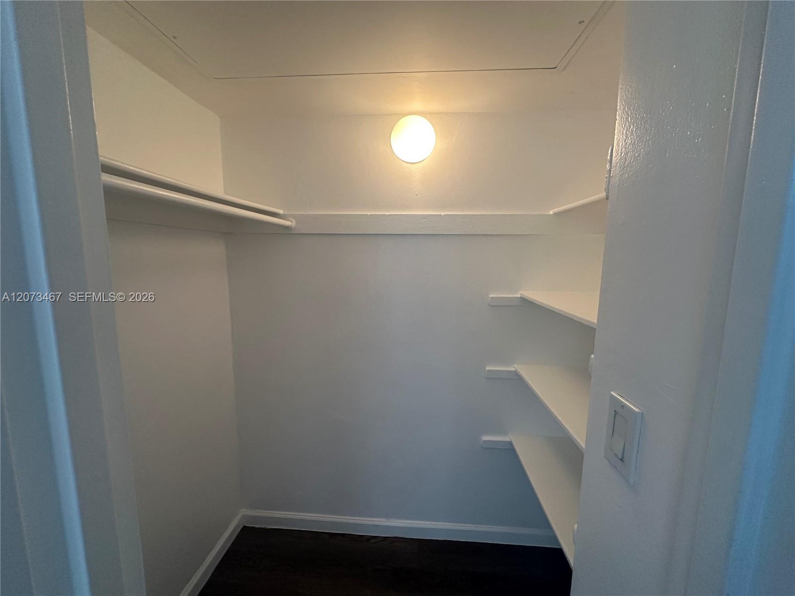 Photo of 3000 Ocean Dr #922, Hollywood, Florida, 33019 - HALLWAY CLOSET