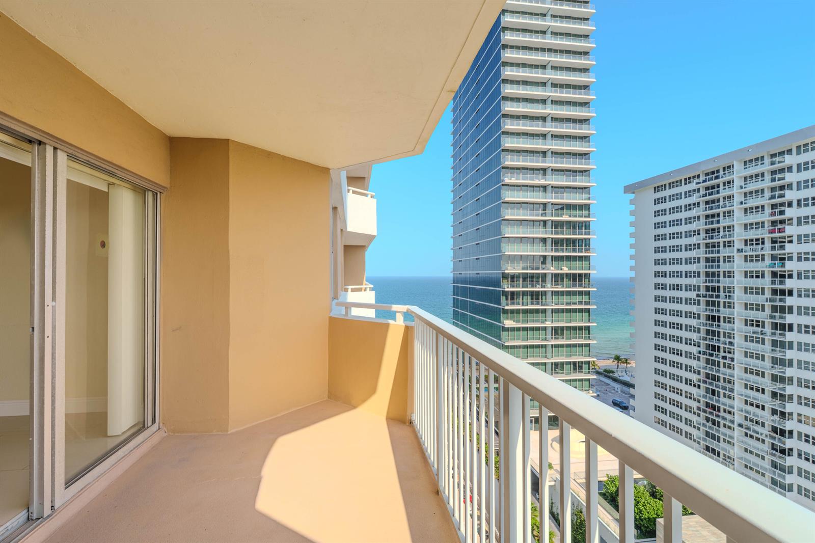 See details 15L 1 / 870 sq. ft. $ 2026-08-28 0 Photo