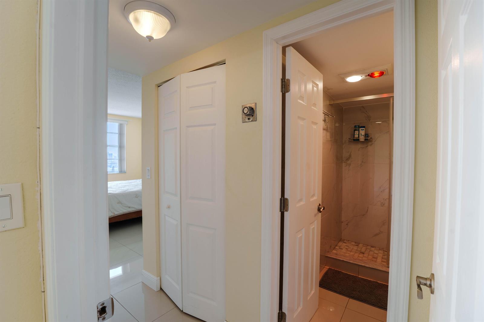 See details 15L 1 / 870 sq. ft. $ 2026-08-28 0 Photo
