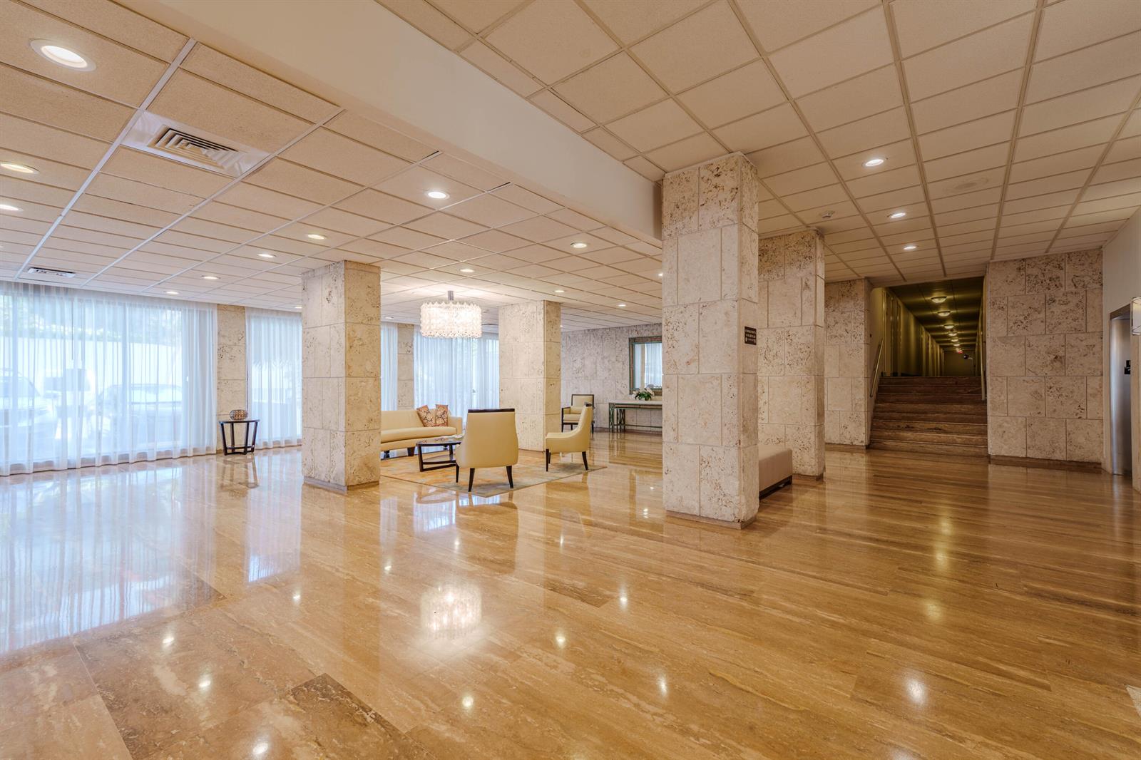See details 15L 1 / 870 sq. ft. $ 2026-08-28 0 Photo