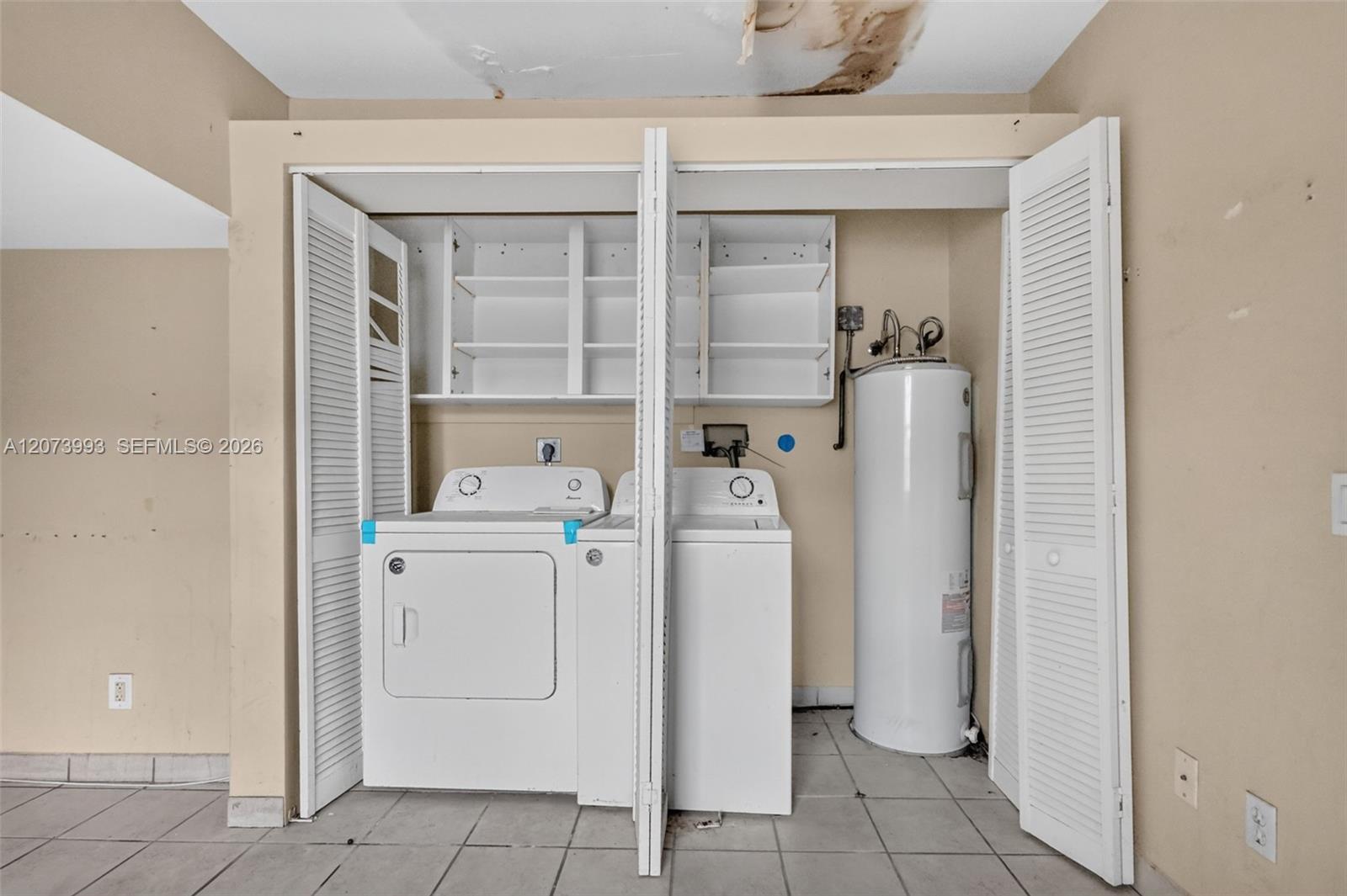 Ver detalles 253 3 / 3 1449 sq. ft. $ 2026-08-19 0 foto