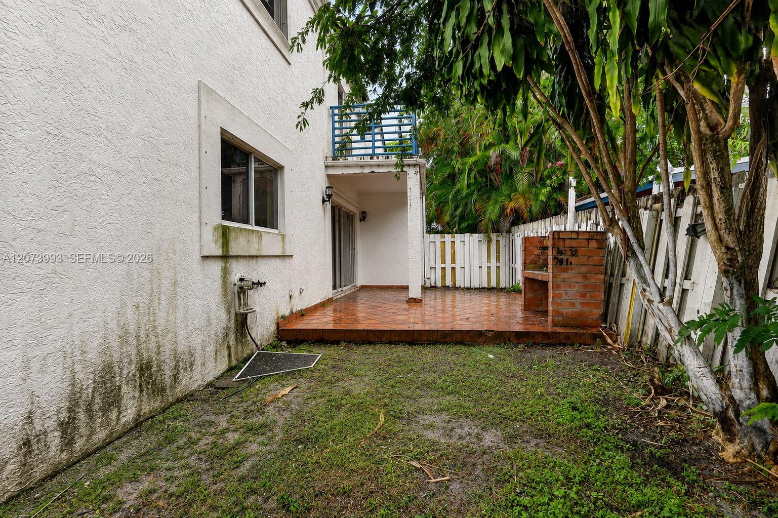 Ver detalles 253 3 / 3 1449 sq. ft. $ 2026-08-19 0 foto
