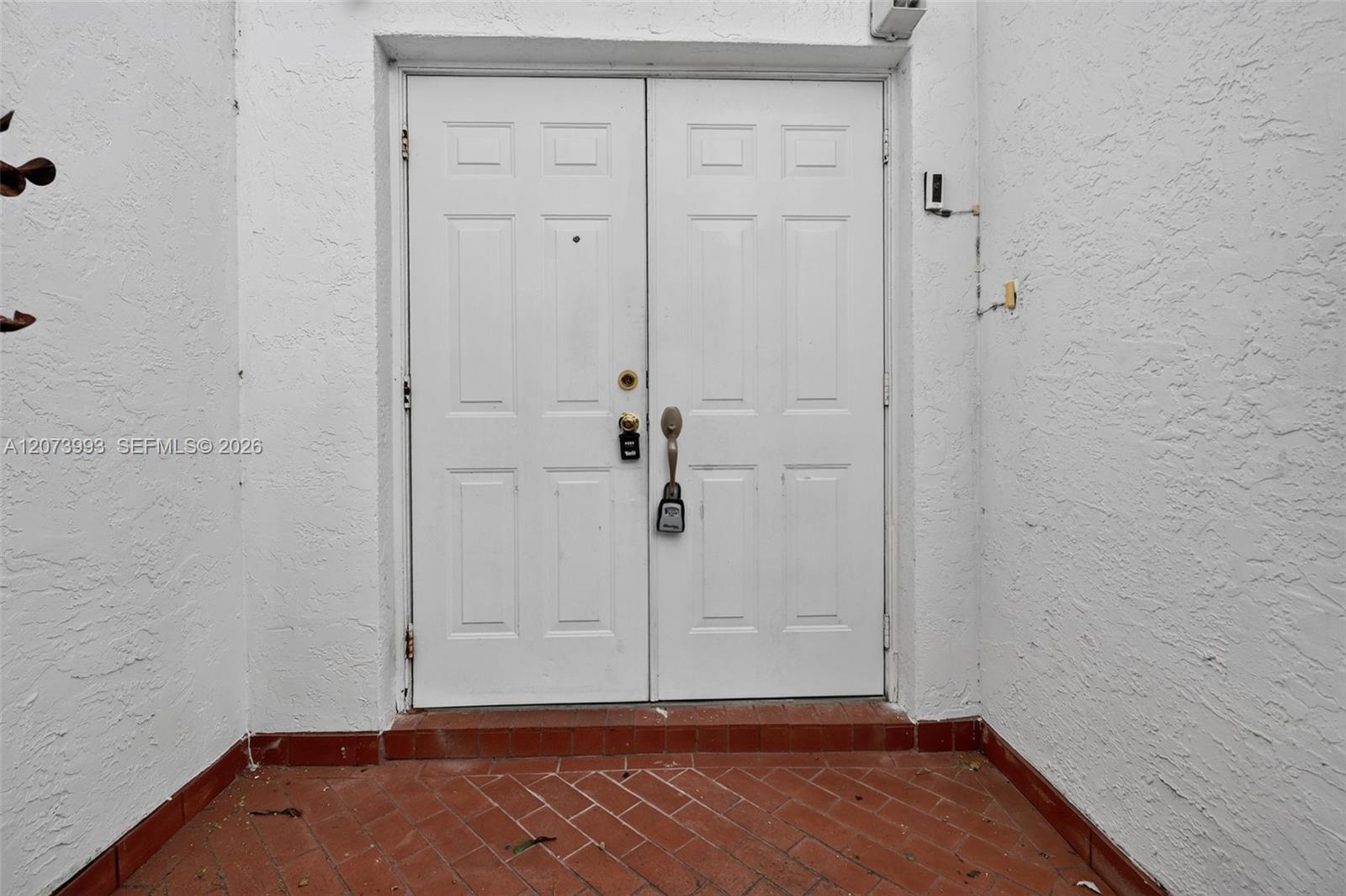Ver detalles 253 3 / 3 1449 sq. ft. $ 2026-08-19 0 foto
