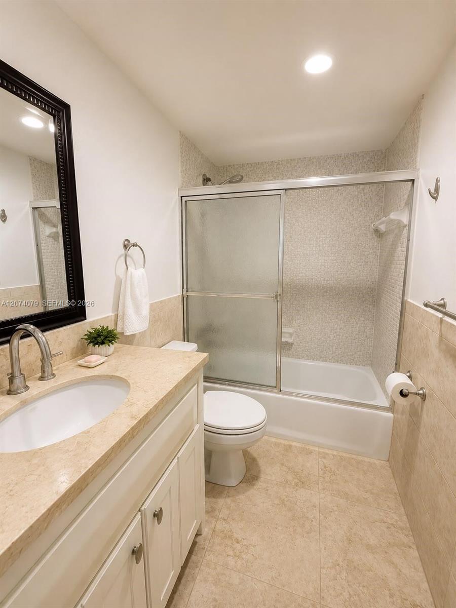 3801 2 / 2 1752 sq. ft. $ 2026-08-19 0 Photo