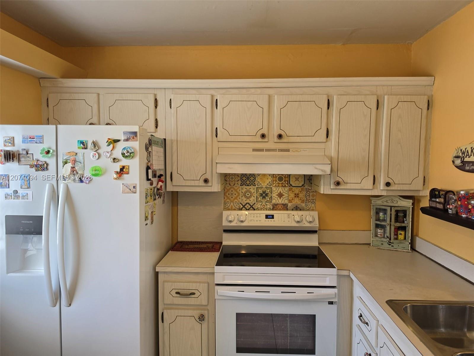 Photo of 300 12th Ave #108, Hallandale Beach, Florida, 33009 -