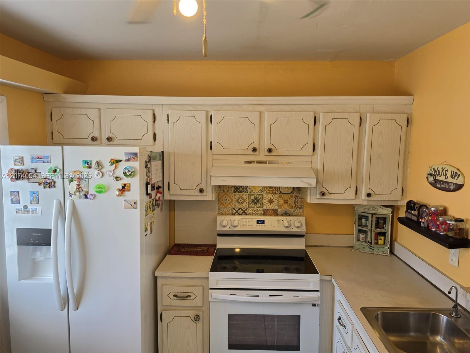 Photo of 300 12th Ave #108, Hallandale Beach, Florida, 33009 -