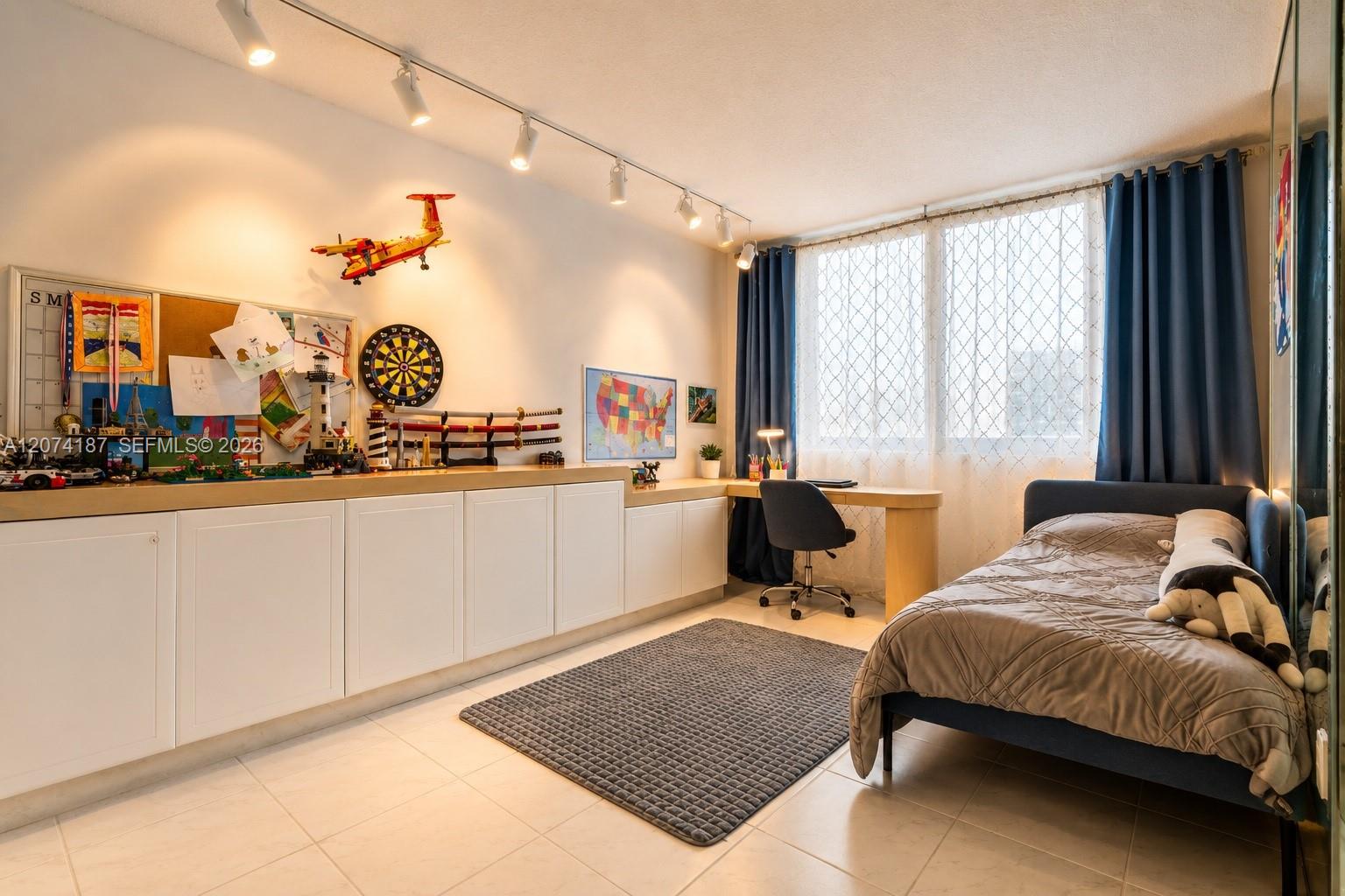 807 2 / 2 1350 sq. ft. $ 2026-08-19 0 Photo