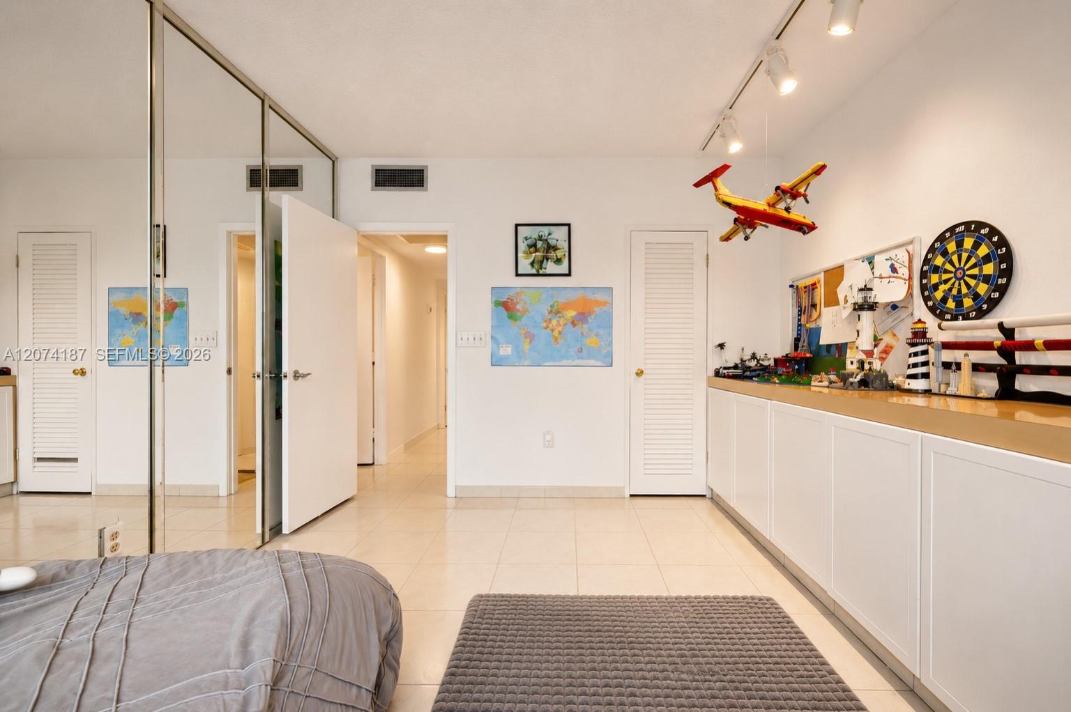807 2 / 2 1350 sq. ft. $ 2026-08-19 0 Photo