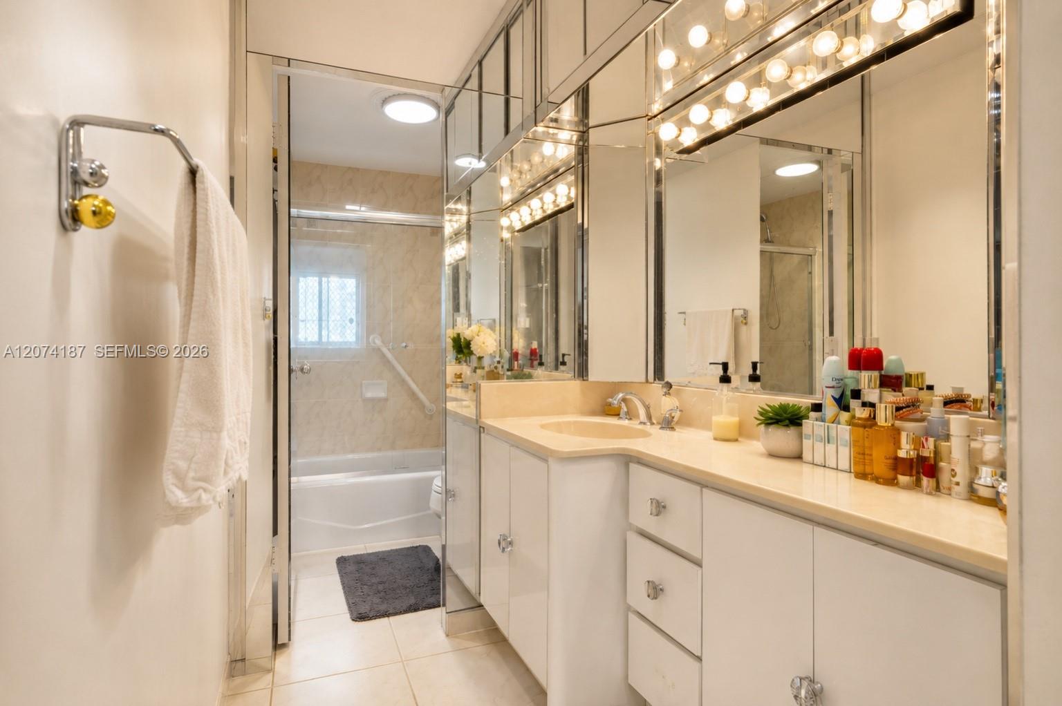 807 2 / 2 1350 sq. ft. $ 2026-08-19 0 Photo