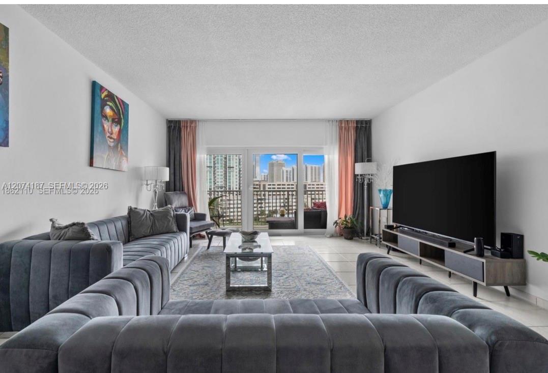 807 2 / 2 1350 sq. ft. $ 2026-08-19 0 Photo