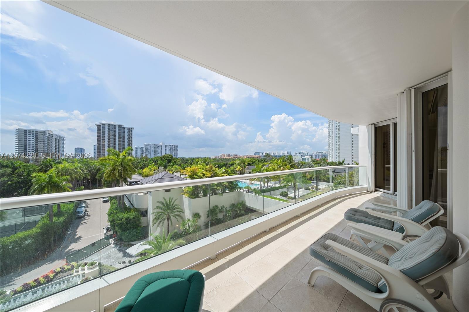 609 2 / 3 2730 sq. ft. $ 2026-08-19 0 foto