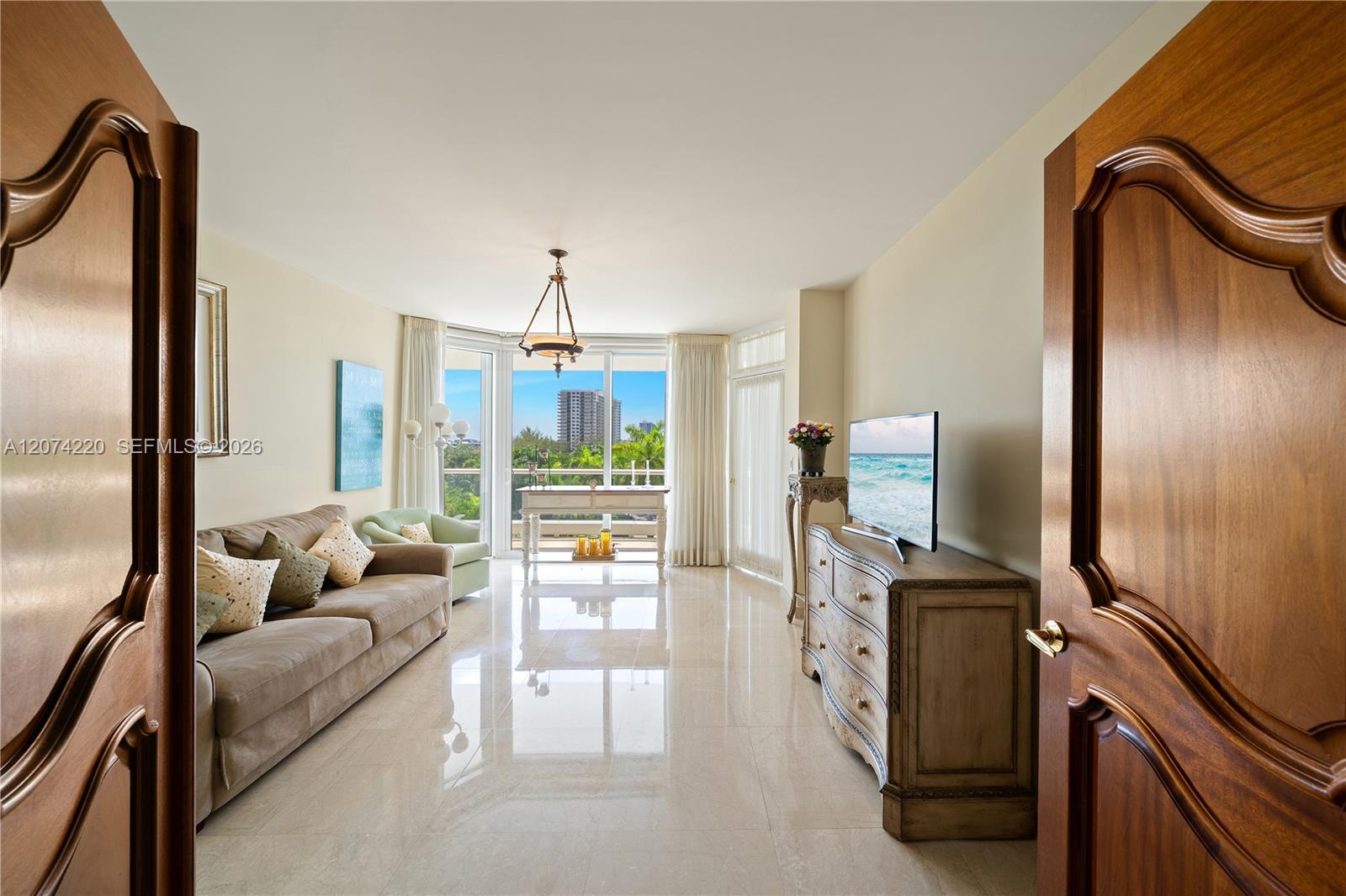 609 2 / 3 2730 sq. ft. $ 2026-08-19 0 foto