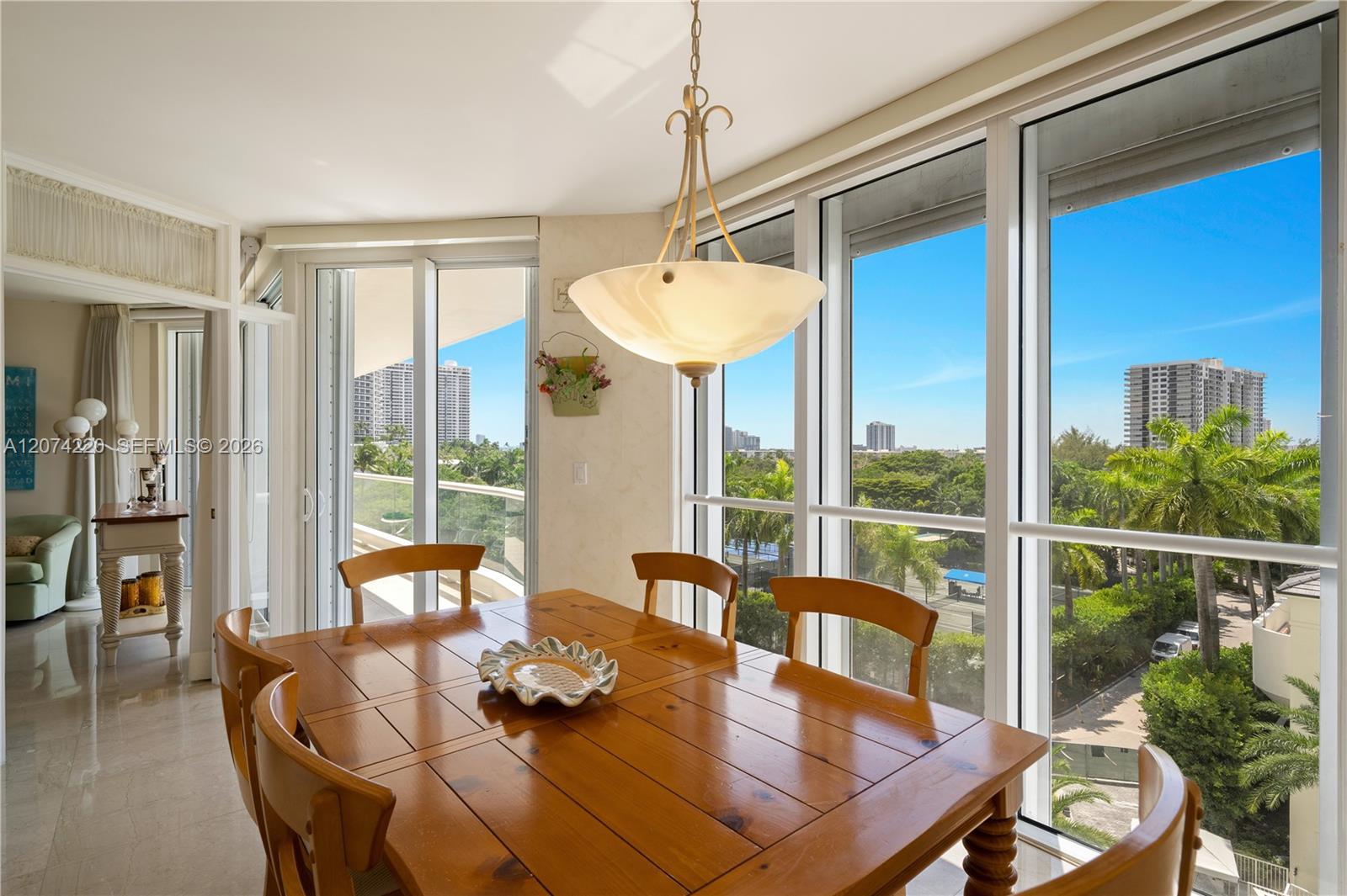 609 2 / 3 2730 sq. ft. $ 2026-08-19 0 foto