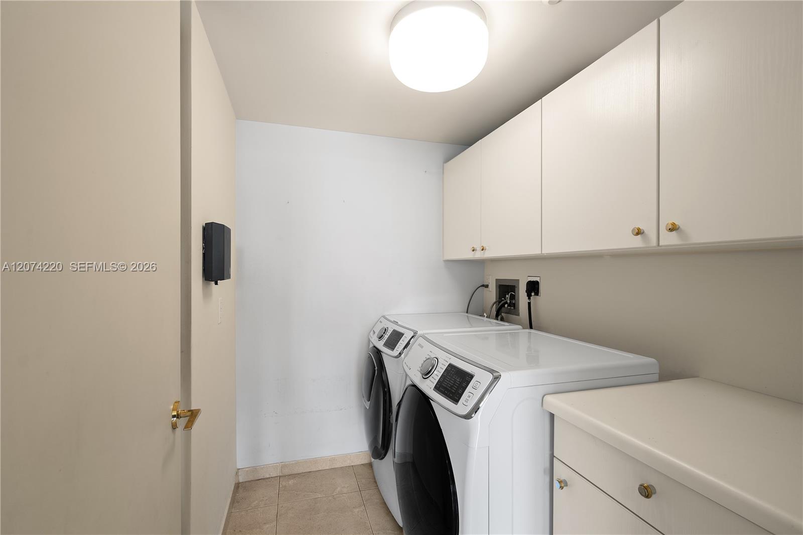 609 2 / 3 2730 sq. ft. $ 2026-08-19 0 foto