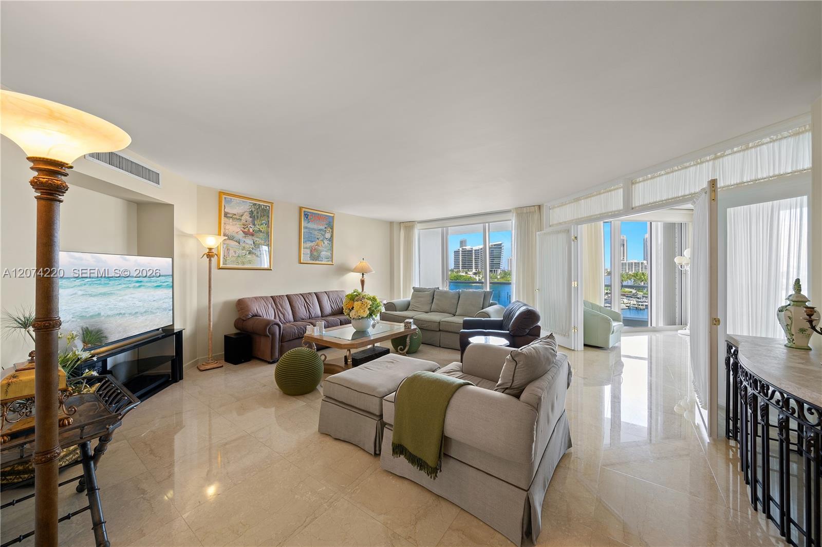 609 2 / 3 2730 sq. ft. $ 2026-08-19 0 foto