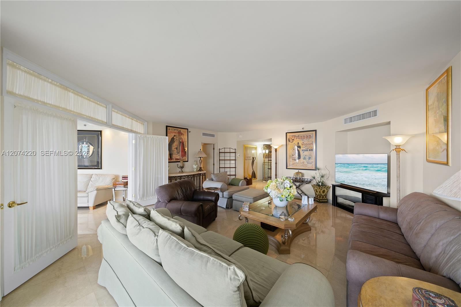 609 2 / 3 2730 sq. ft. $ 2026-08-19 0 foto