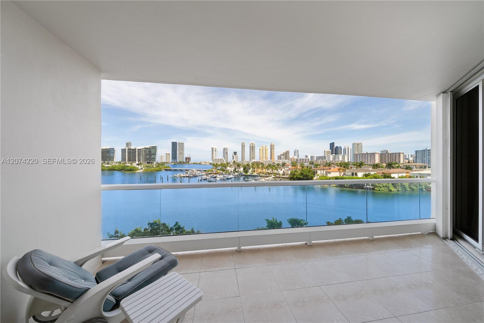 609 2 / 3 2730 sq. ft. $ 2026-08-19 0 foto