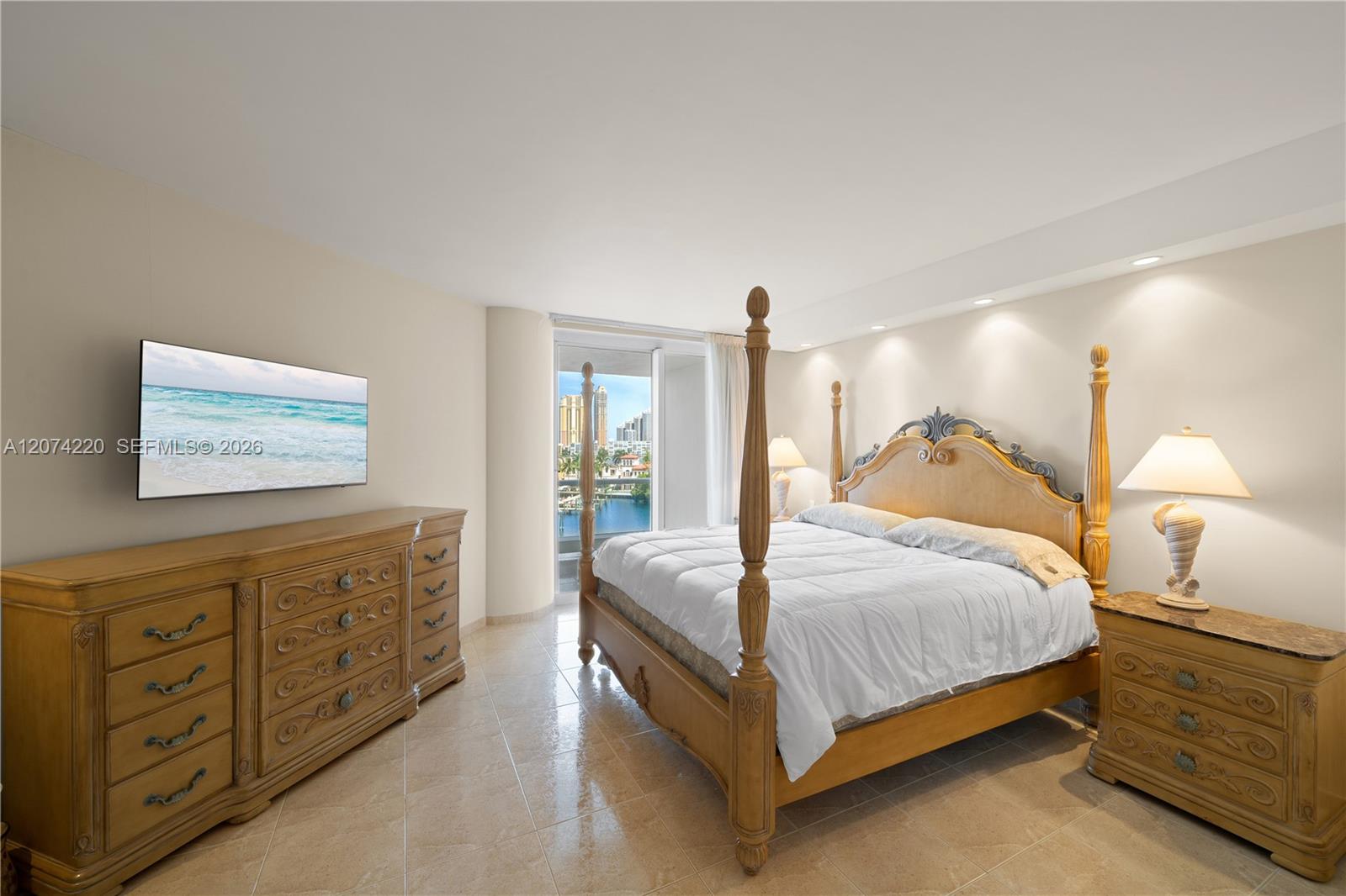 609 2 / 3 2730 sq. ft. $ 2026-08-19 0 foto
