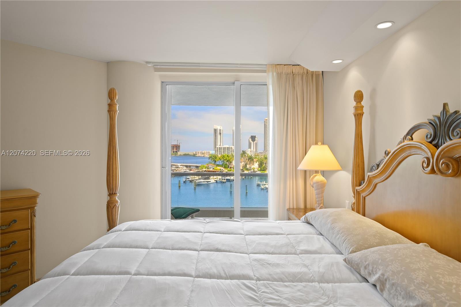 609 2 / 3 2730 sq. ft. $ 2026-08-19 0 foto