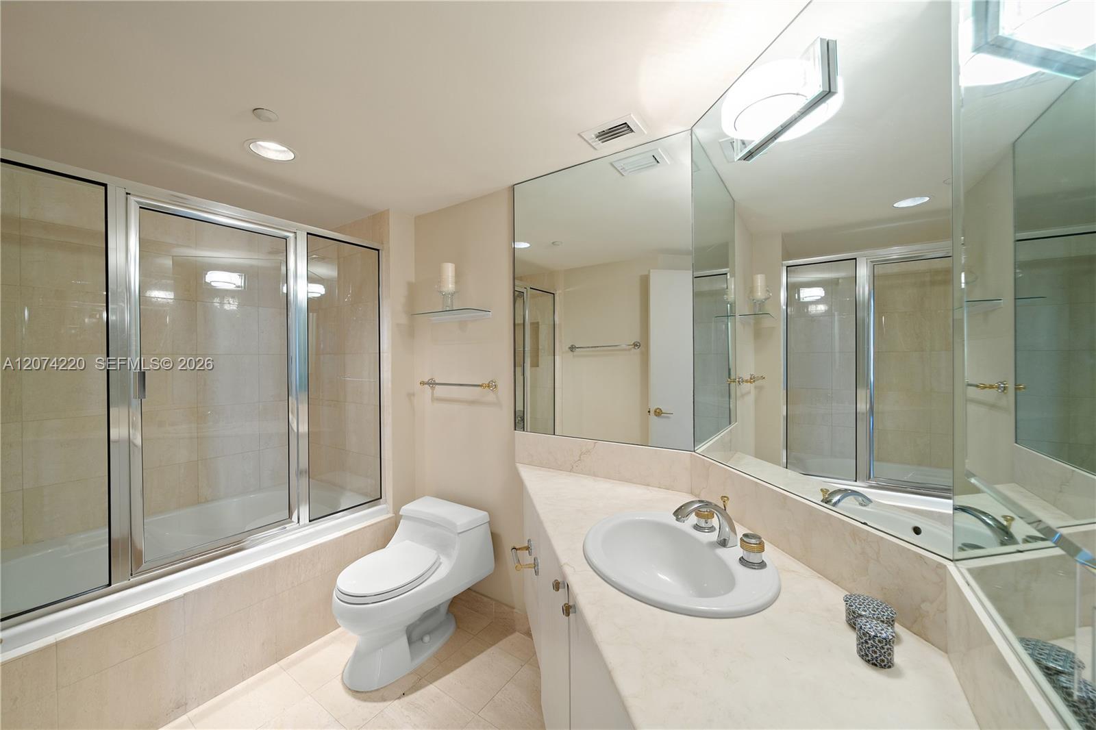 609 2 / 3 2730 sq. ft. $ 2026-08-19 0 foto