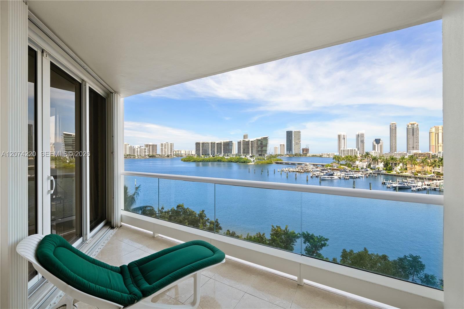 609 2 / 3 2730 sq. ft. $ 2026-08-19 0 foto