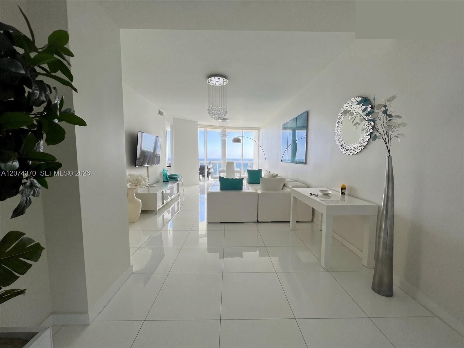 See details 4409 2 / 3 1722 sq. ft. $ 2026-08-19 0 Photo