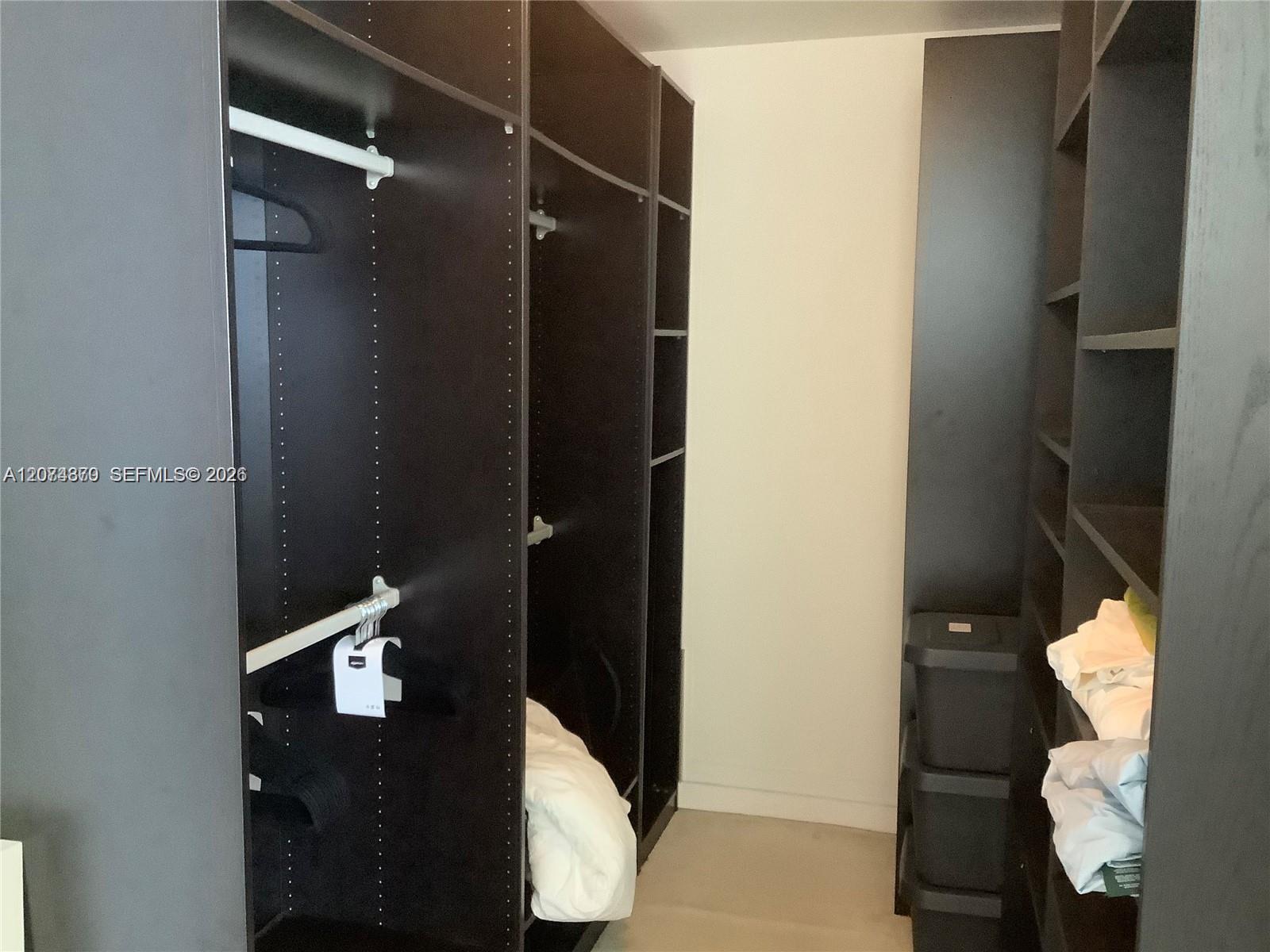 See details 4409 2 / 3 1722 sq. ft. $ 2026-08-19 0 Photo