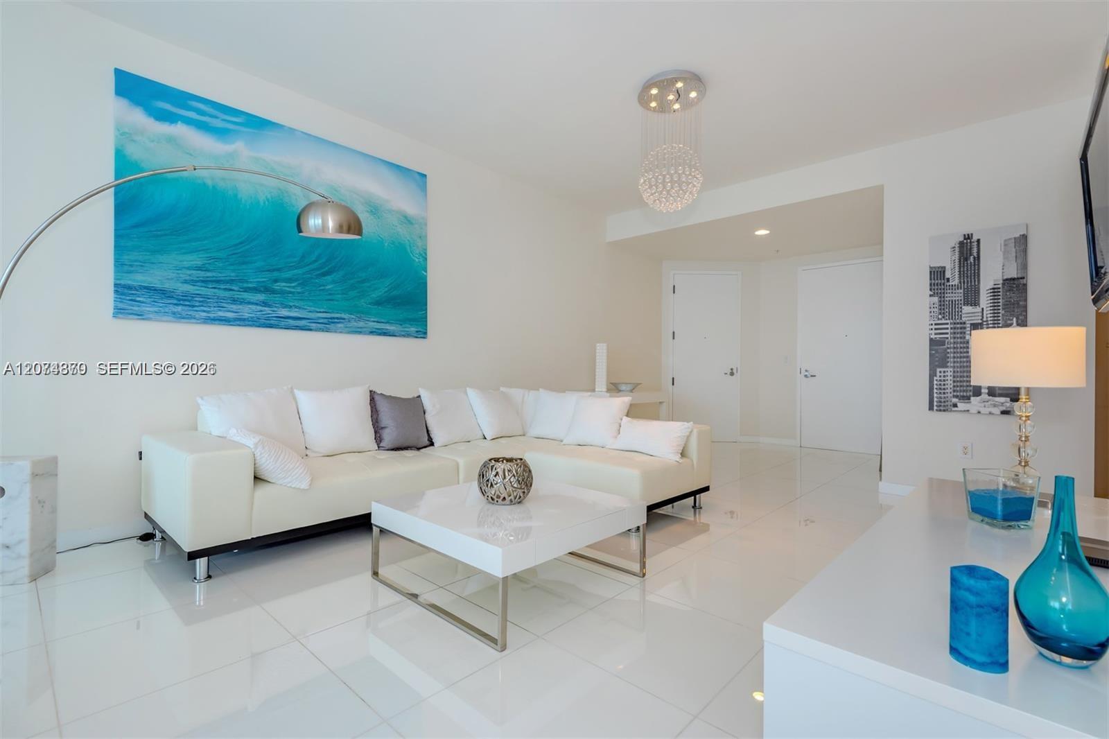 See details 4409 2 / 3 1722 sq. ft. $ 2026-08-19 0 Photo