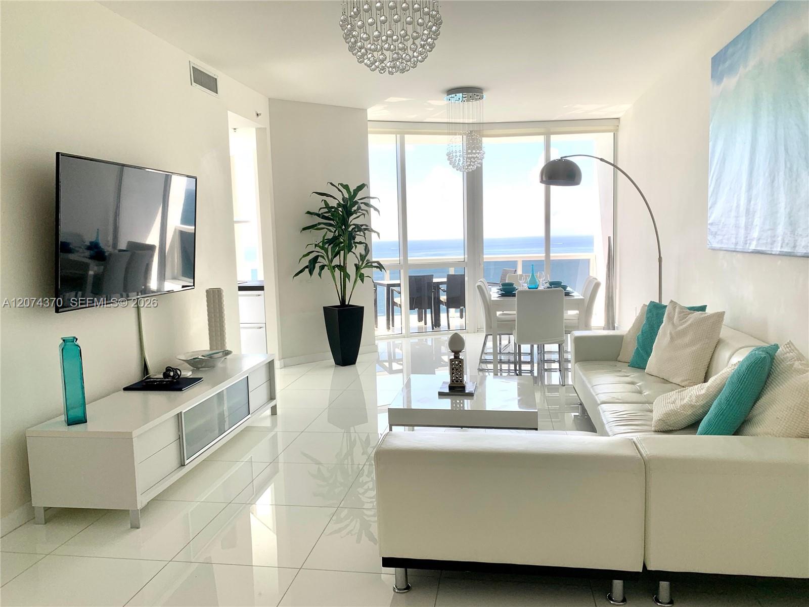 See details 4409 2 / 3 1722 sq. ft. $ 2026-08-19 0 Photo