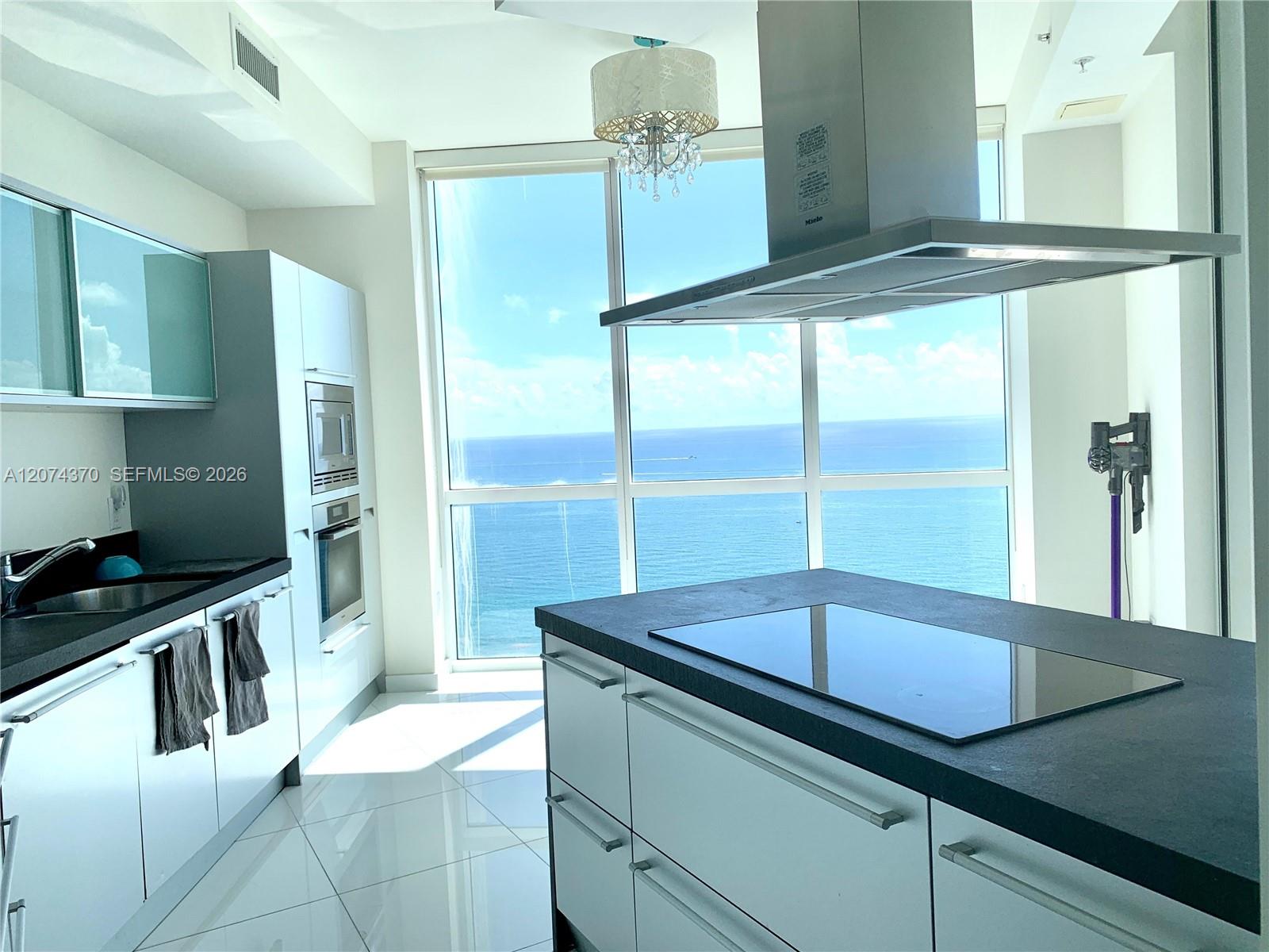 See details 4409 2 / 3 1722 sq. ft. $ 2026-08-19 0 Photo