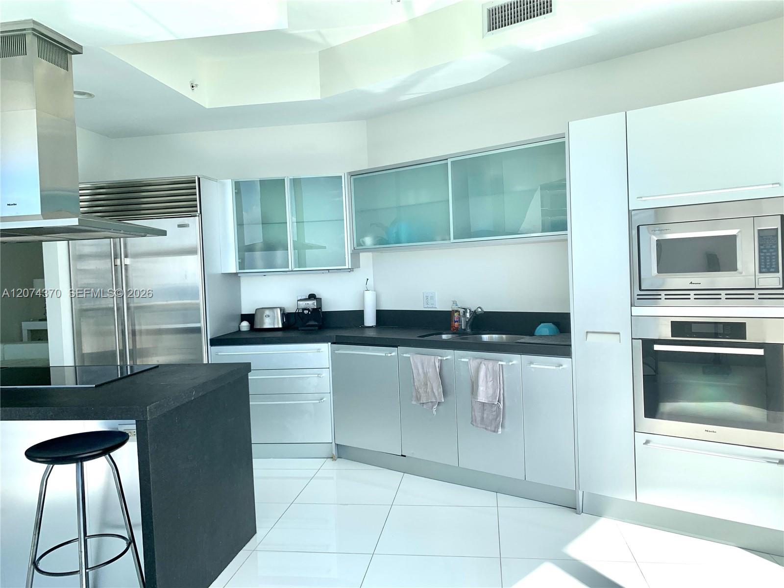 See details 4409 2 / 3 1722 sq. ft. $ 2026-08-19 0 Photo