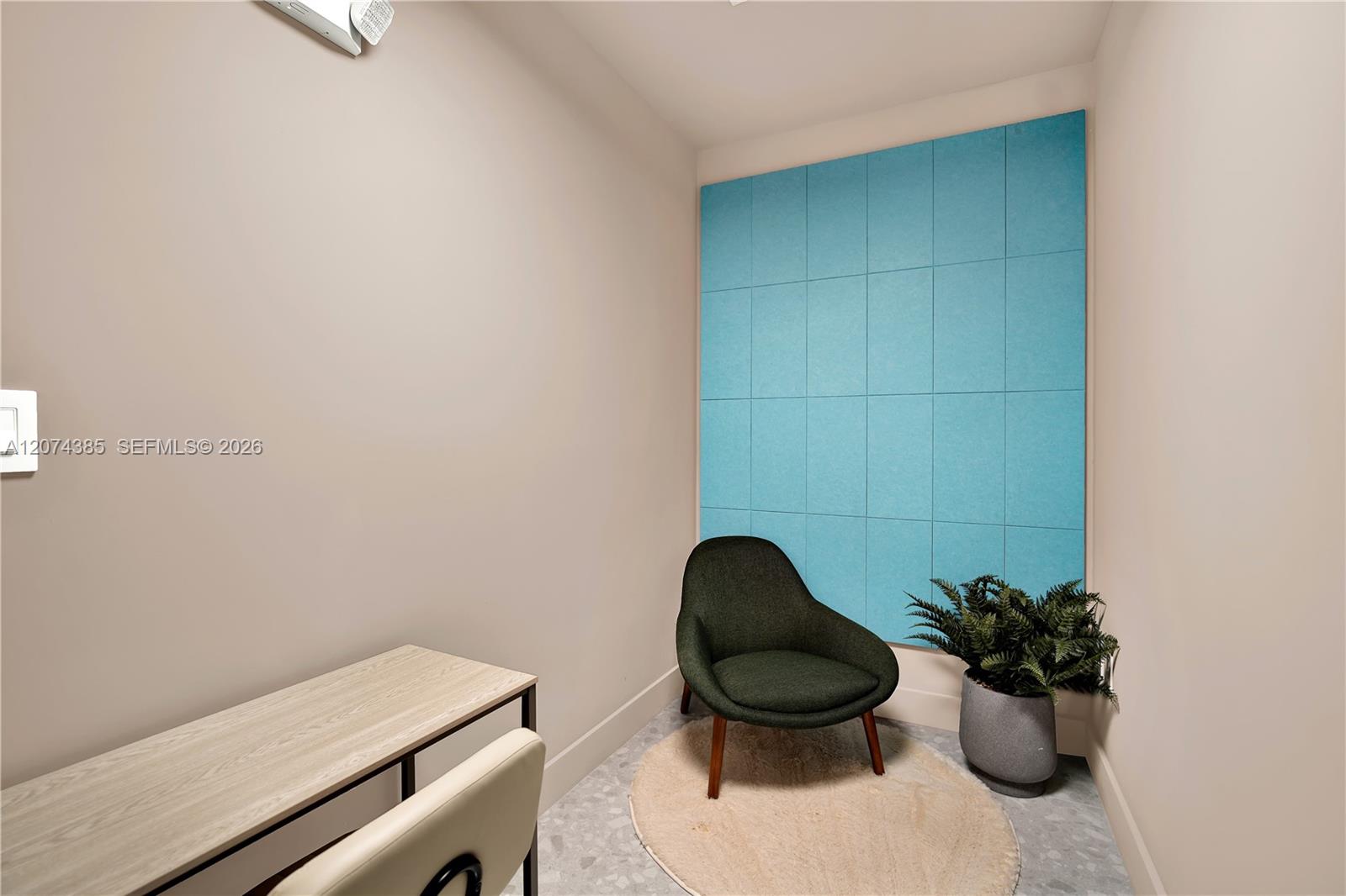See details 1010 / sq. ft. $ 2026-08-19 0 Photo